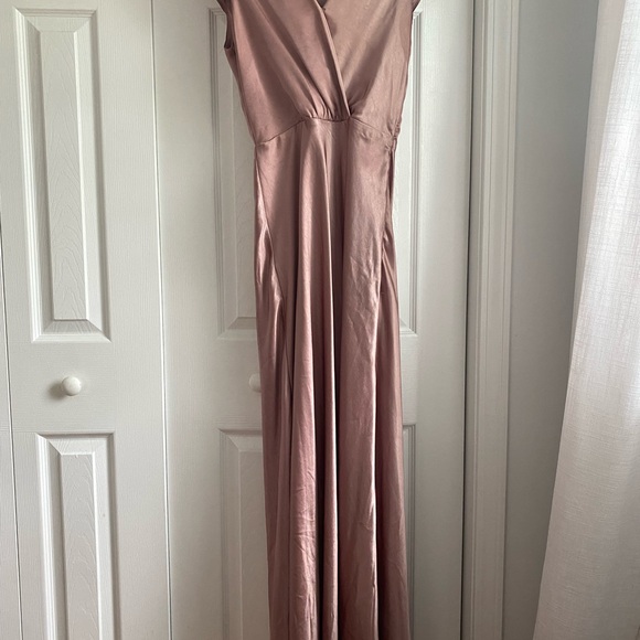 Elegant Mauve Sleeveless Dress - Picture 1 of 6